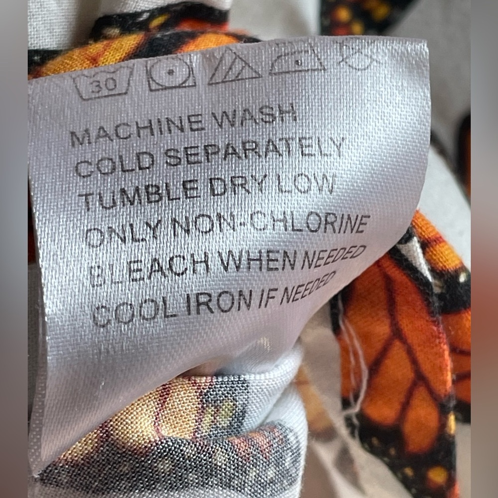 Petals and Peacocks Monarch Butterfly Button Up Size Small - Picture 14 of 14